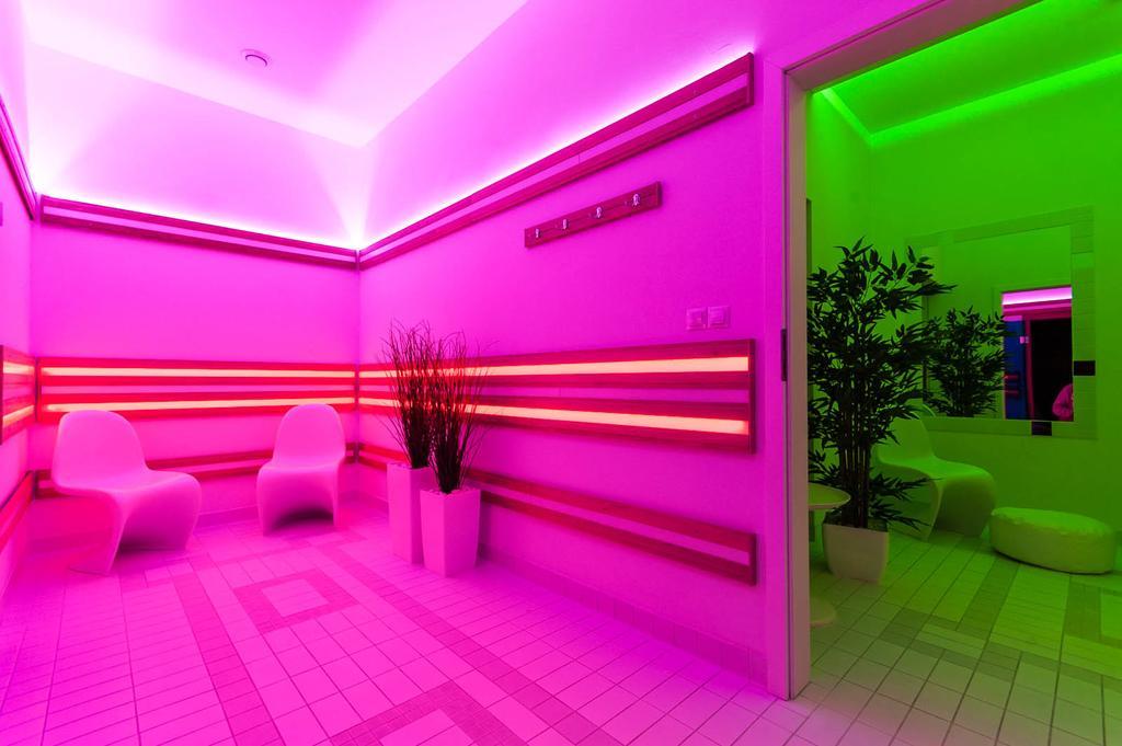 Hotel Ted Radomsko Buitenkant foto