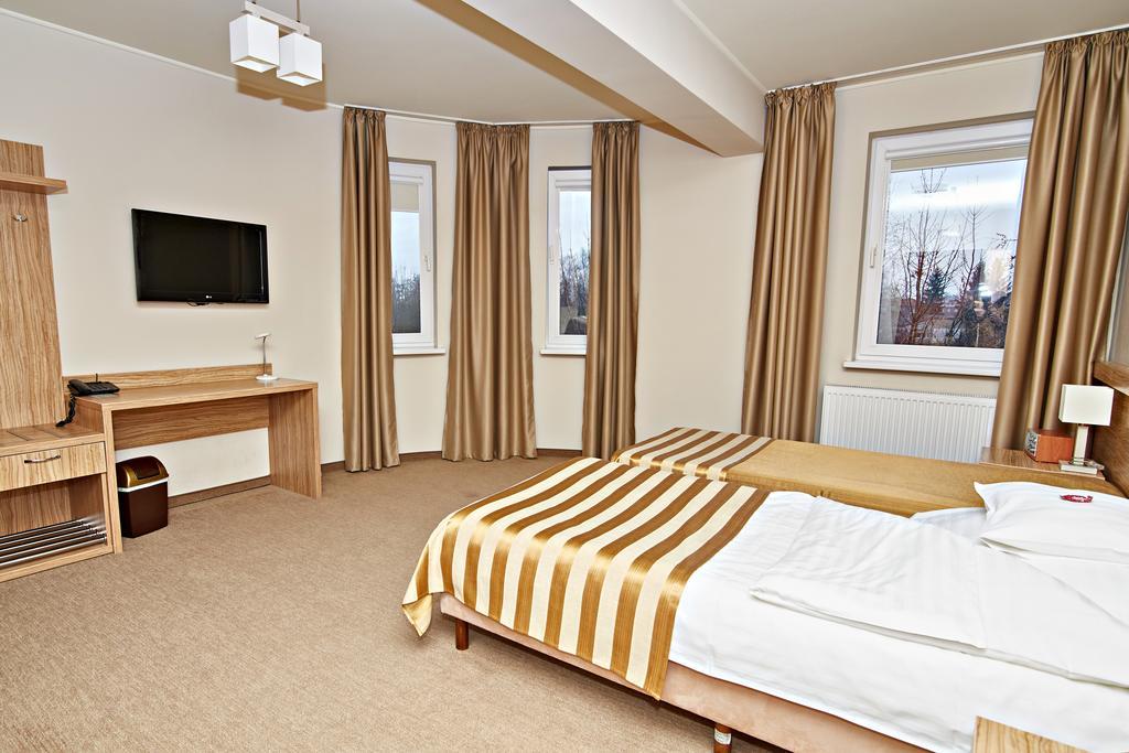 Hotel Ted Radomsko Buitenkant foto