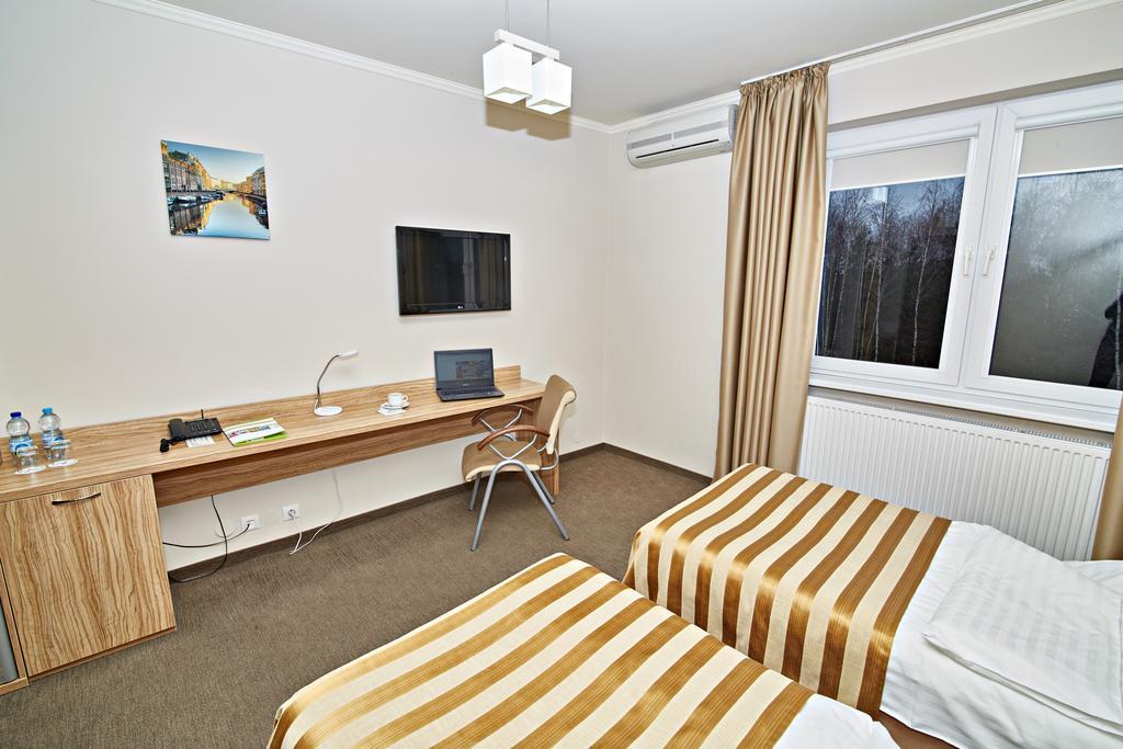 Hotel Ted Radomsko Buitenkant foto